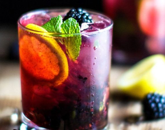 Ежевичный джин-тоник (BlackBerry gin tonic)